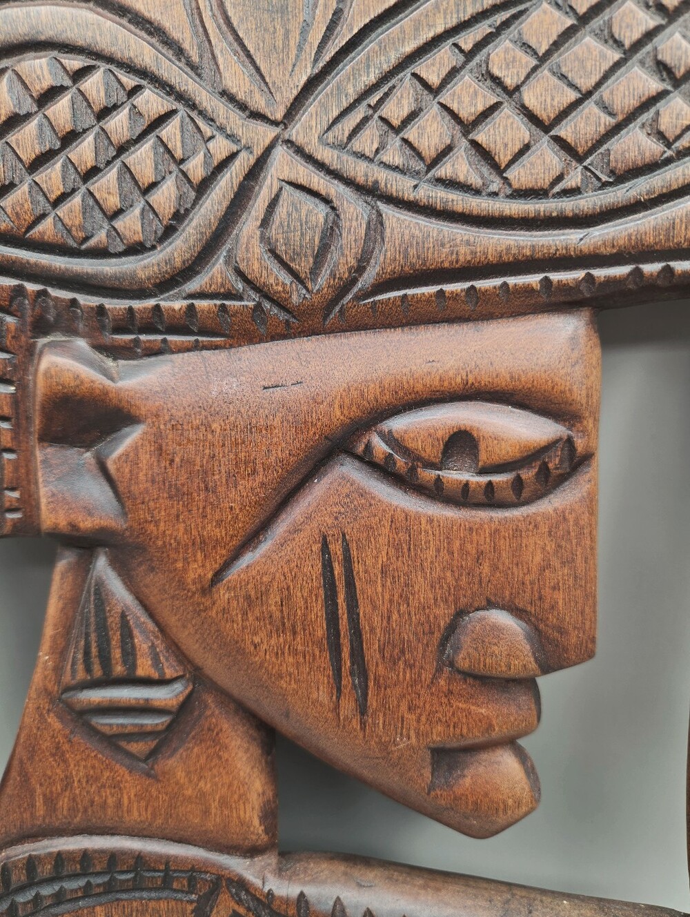 Vintage African Hand Carved Solid Wood Wall Plaque - Picture 5 of 6